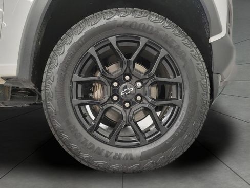 Used 2023 Chevrolet Colorado Trail Boss w/ LPO, Dark Essentials Package AWD/4WD image 25