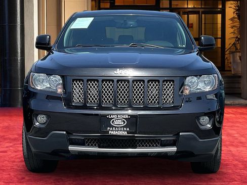 Used 2013 Jeep Grand Cherokee Altitude AWD/4WD image 3