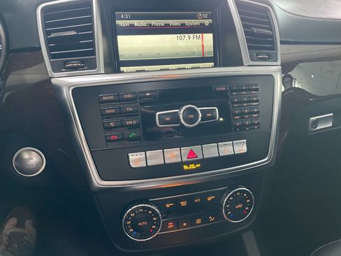 Used 2014 Mercedes-Benz GL 450 4MATIC image 38