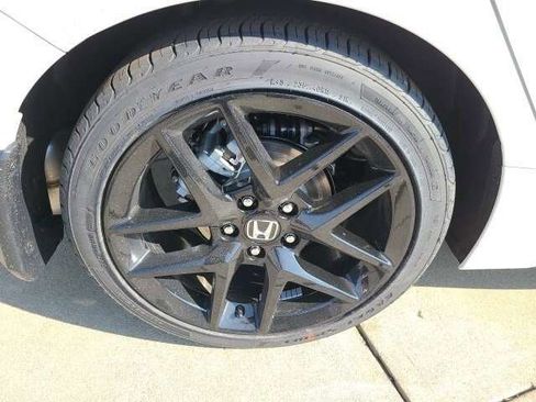 Used 2023 Honda Civic Sport image 9