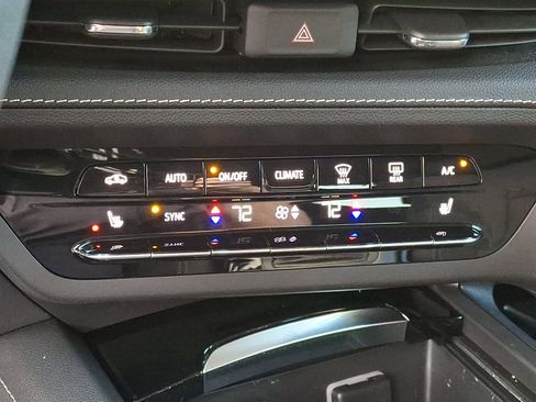 Certified 2022 Buick Envision Preferred FWD image 18