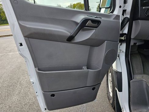 Used 2014 Mercedes-Benz Sprinter 2500 image 15