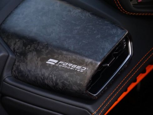 Used 2020 Lamborghini Huracan EVO image 17