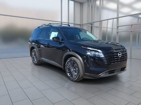 New 2026 Nissan Pathfinder SL w/ SL Premium Package AWD/4WD image 2