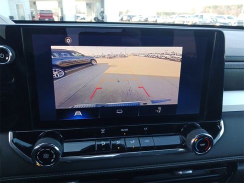 Used 2023 Chevrolet Colorado LT image 22