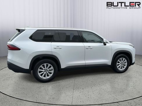 Used 2025 Toyota Grand Highlander FWD image 7