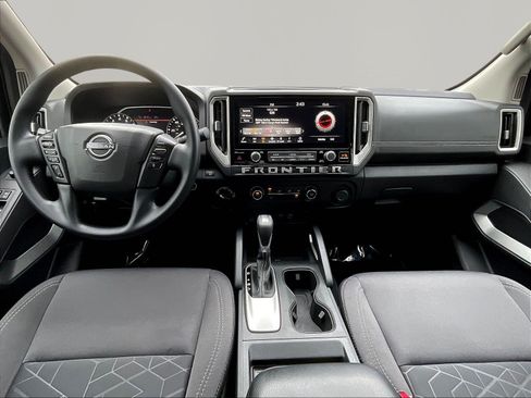Used 2025 Nissan Frontier SV AWD/4WD image 8