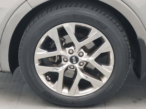 Used 2019 Kia Sorento SX image 31