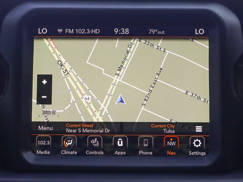 Used 2022 Jeep Wrangler Unlimited Sahara AWD/4WD image 11