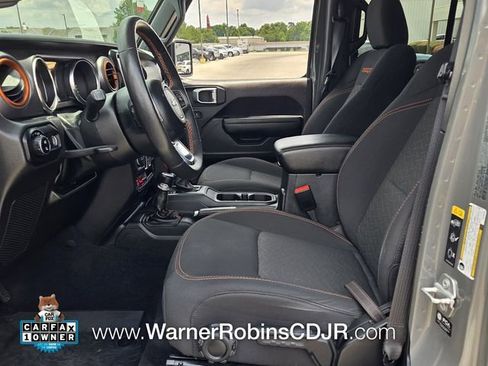 Used 2023 Jeep Gladiator Mojave w/ Cold Weather Group AWD/4WD image 5