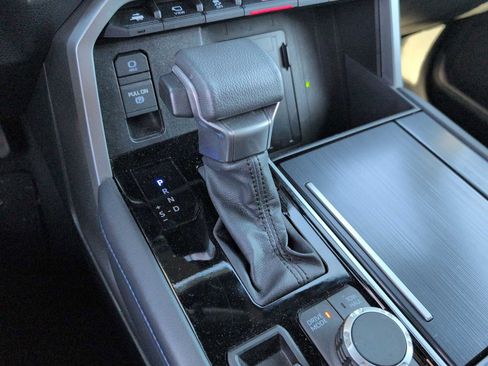 Used 2023 Toyota Sequoia Platinum image 29