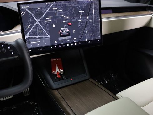 Used 2023 Tesla Model X image 46