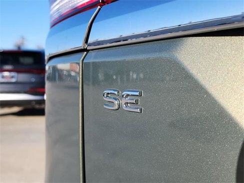 New 2026 Volkswagen Atlas SE FWD image 4