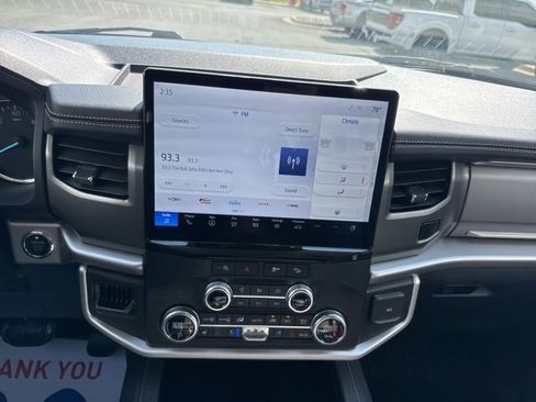 Used 2024 Ford Expedition XLT image 11