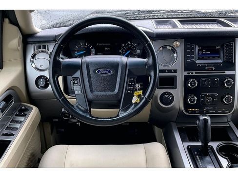 Used 2016 Ford Expedition XLT AWD/4WD image 5