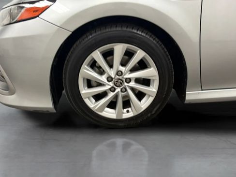 Used 2021 Toyota Camry LE w/ Carpet Mat Package (TMS) FWD image 28