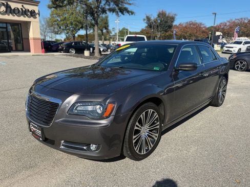 Used 2014 Chrysler 300 S image 3