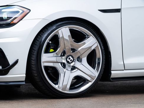 Used 2019 Volkswagen Golf R 4-Door AWD/4WD image 5