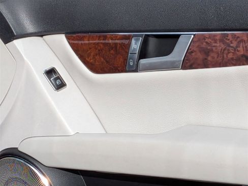 Used 2011 Mercedes-Benz C 350 Sport image 30