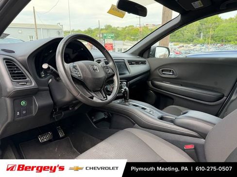 Used 2021 Honda HR-V Sport image 3
