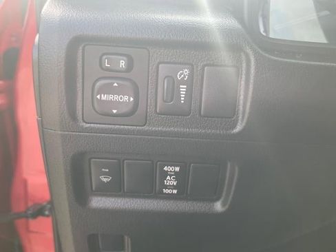 Used 2018 Toyota 4Runner SR5 Premium image 17