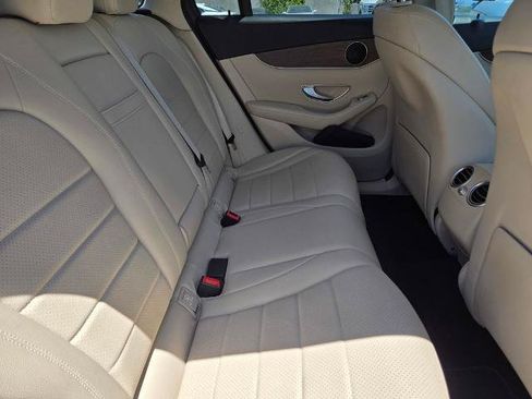 Used 2022 Mercedes-Benz GLC 300 4MATIC image 11