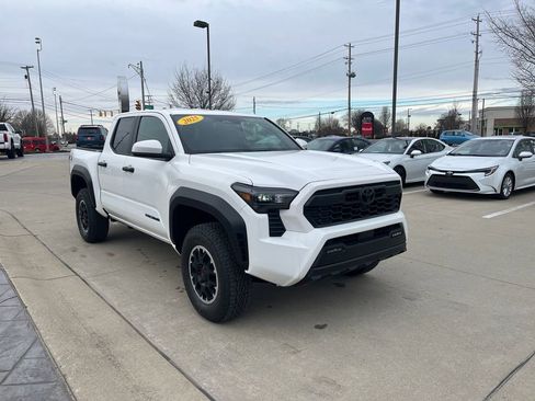 New 2025 Toyota Tacoma TRD Off-Road image 7