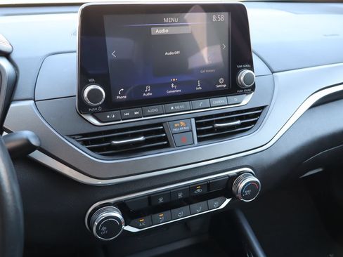 Used 2025 Nissan Altima 2.5 SR FWD image 6