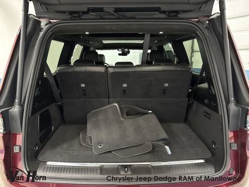 Used 2022 Jeep Grand Wagoneer Series II image 1