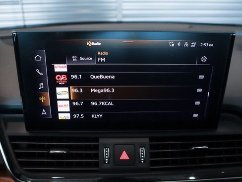 Used 2023 Audi Q5 2.0T Premium w/ Convenience Package image 21