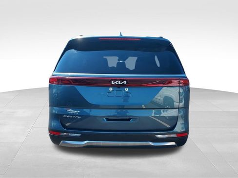 Used 2024 Kia Carnival SX FWD image 7