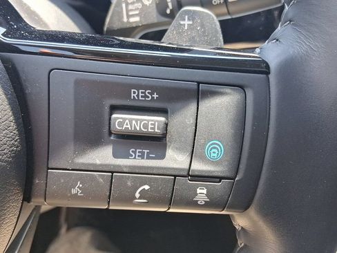Used 2025 Nissan Pathfinder Platinum AWD/4WD image 26