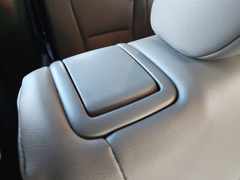 Used 2022 Toyota Highlander XLE image 88