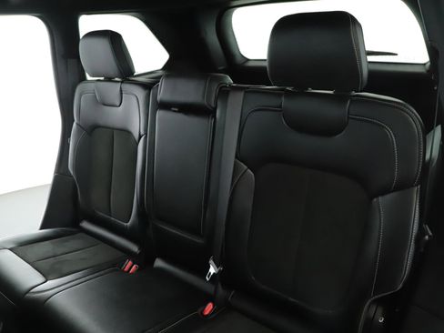 Used 2025 Jeep Grand Cherokee Altitude image 5