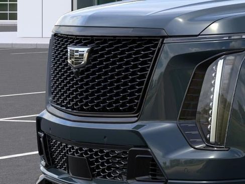 New 2026 Cadillac Escalade V w/ LPO, ONYX Package AWD/4WD image 13