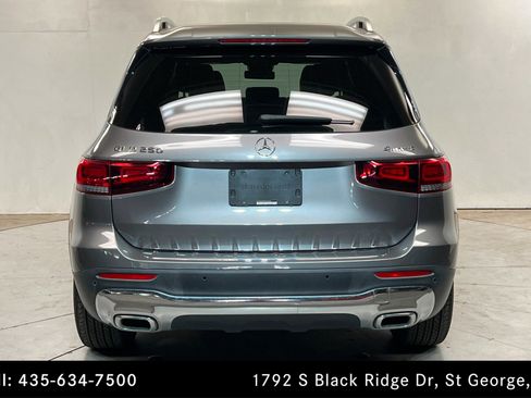 Certified 2022 Mercedes-Benz GLB 250 4MATIC w/ Premium Package Lite image 4
