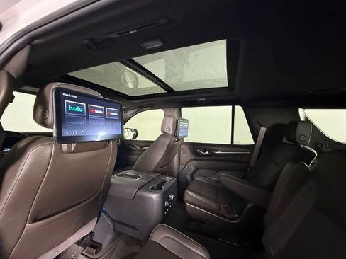 Used 2024 GMC Yukon Denali w/ Advanced Technology Package AWD/4WD image 32