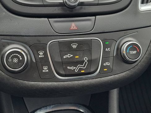 Used 2016 Chevrolet Malibu LT FWD image 25