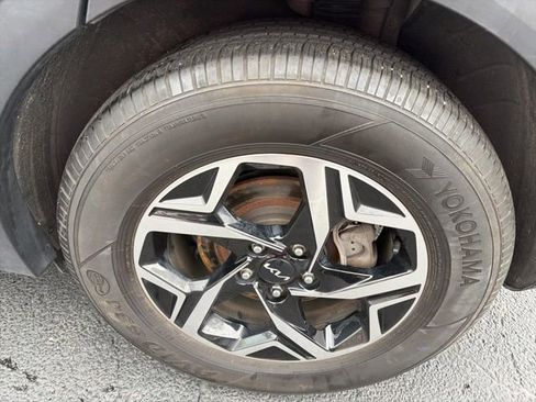 Used 2024 Kia Sportage LX image 28