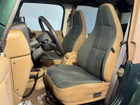 Used 2000 Jeep Wrangler Sahara AWD/4WD image 8