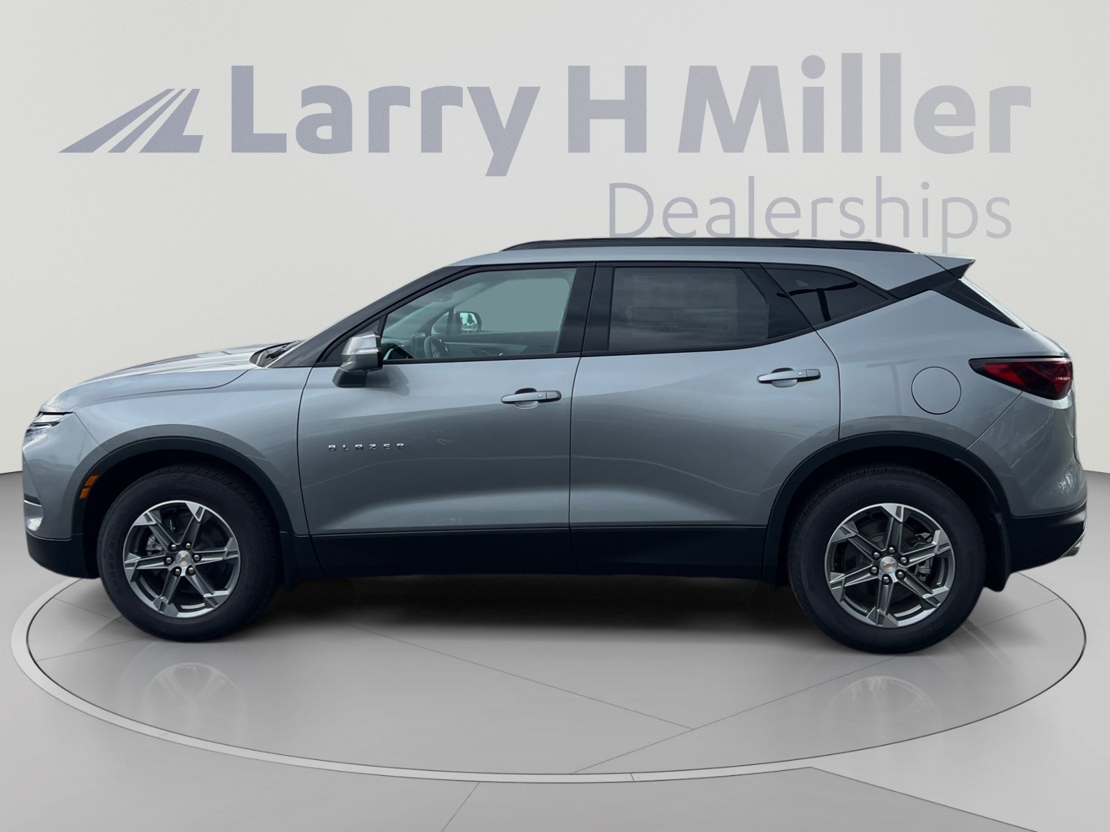 New 2026 Chevrolet Blazer LT w/ Sound & Technology Package AWD/4WD image 2