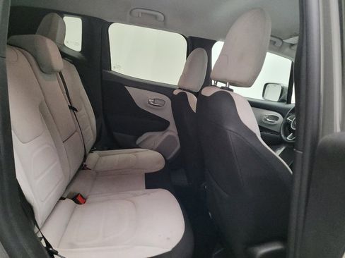 Used 2020 Jeep Renegade Latitude w/ Popular Equipment Group FWD image 19