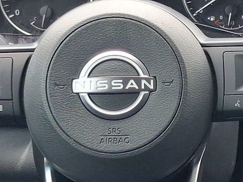 Certified 2025 Nissan Pathfinder SV FWD image 11