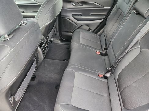 Used 2024 Jeep Grand Cherokee Laredo X w/ Luxury Tech Group I AWD/4WD image 41