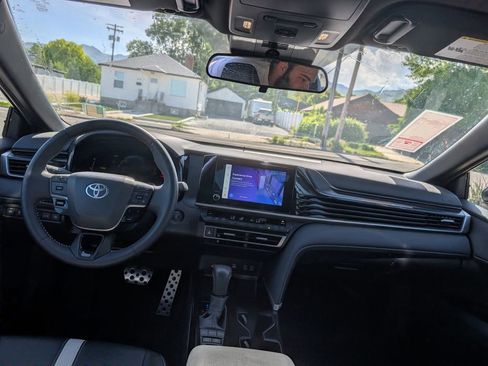 Used 2025 Toyota Camry SE FWD image 8
