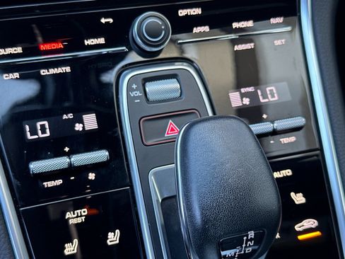 Certified 2023 Porsche Panamera 4S AWD/4WD image 20
