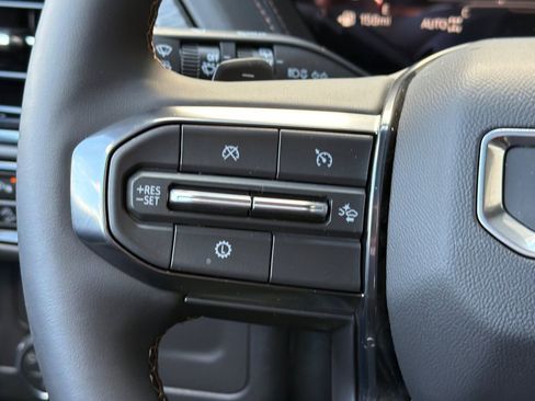 New 2026 GMC Yukon XL AT4 AWD/4WD image 28