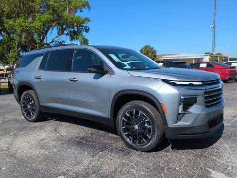 New 2026 Chevrolet Traverse LT w/ Sun and Wheel Package image 2