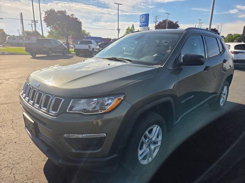Used 2018 Jeep Compass Sport AWD/4WD image 6