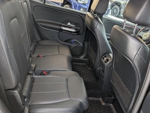 Used 2022 Mercedes-Benz GLB 250 4MATIC image 19